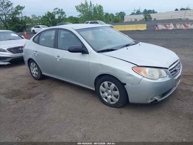 Salvage Hyundai ELANTRA Image