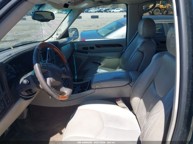 Cadillac Escalade Standard