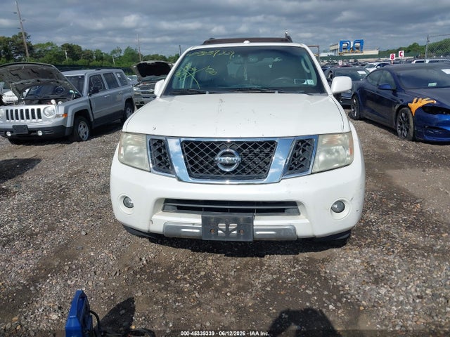 Nissan Pathfinder Le