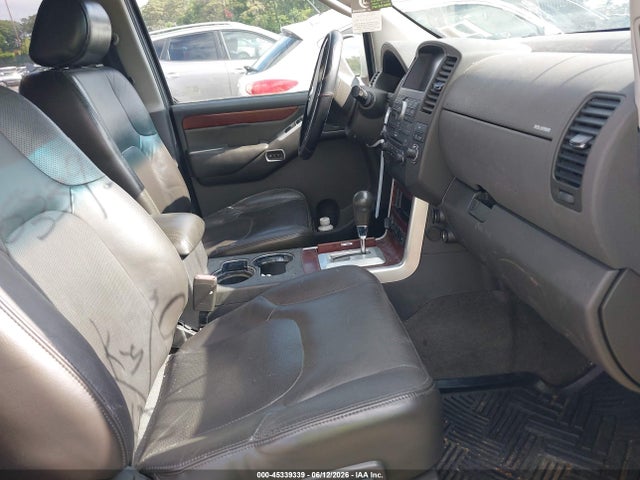 Nissan Pathfinder Le