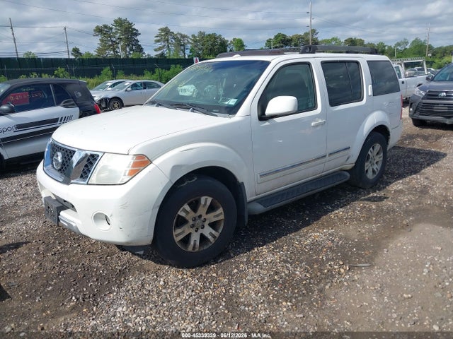 Nissan Pathfinder Le