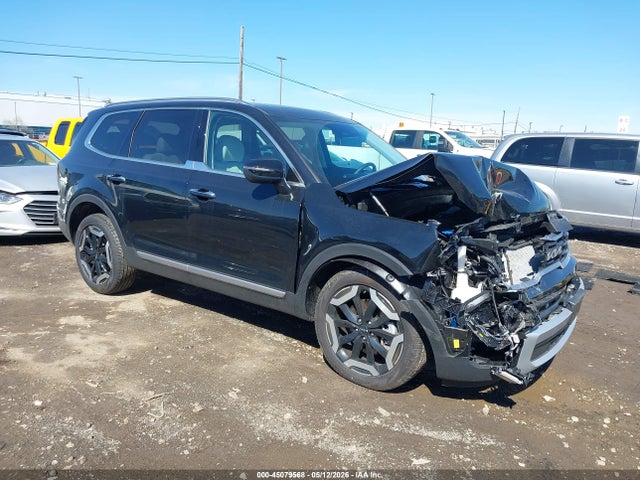Salvage Kia Telluride Image