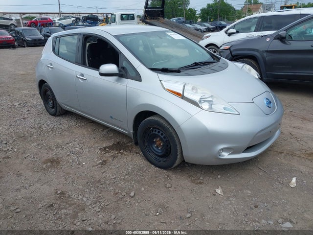 Salvage Nissan LEAF Image