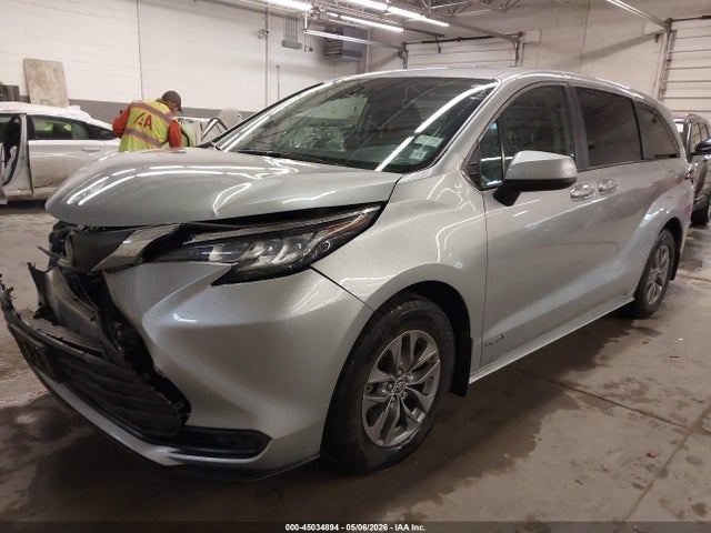 Toyota Sienna Le