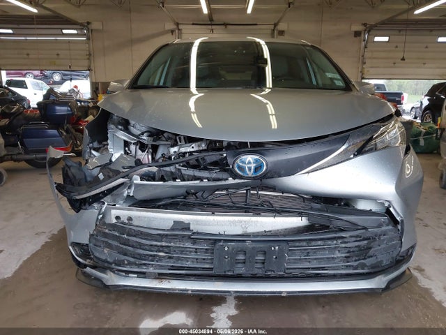 Toyota Sienna Le