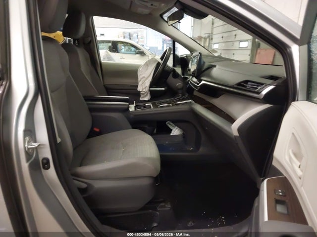 Toyota Sienna Le