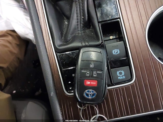 Toyota Sienna Le