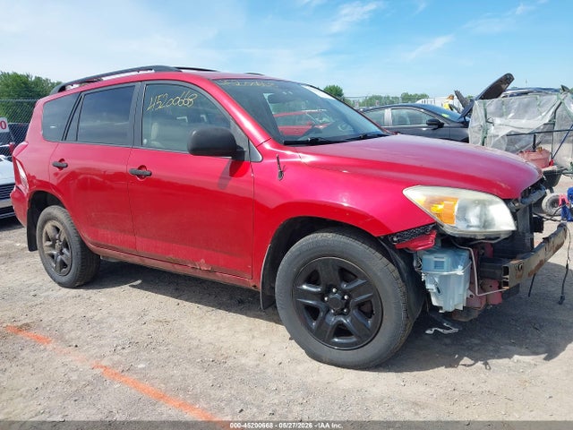 Salvage Toyota RAV4 Image