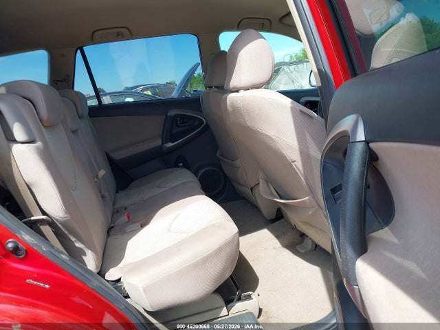 Toyota RAV4 Base V6