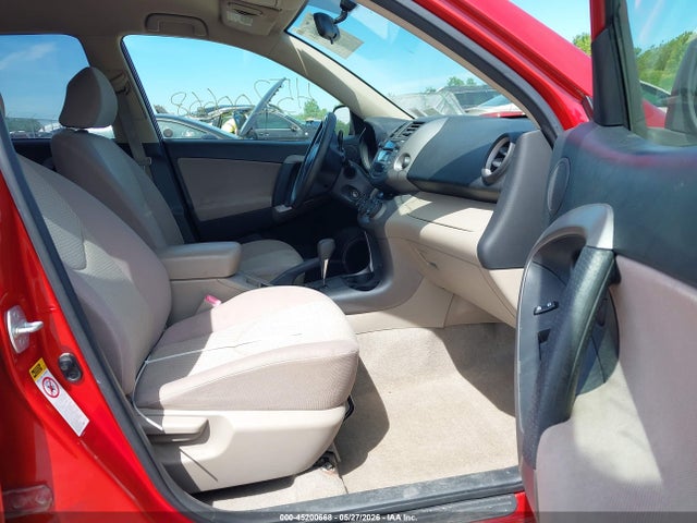 Toyota RAV4 Base V6