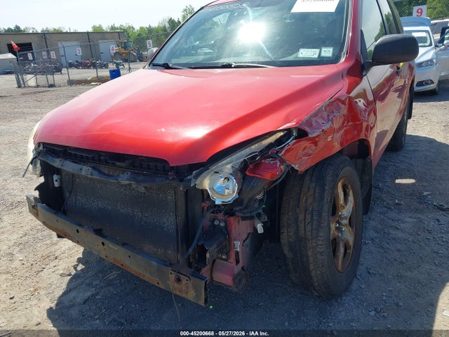 Toyota RAV4 Base V6