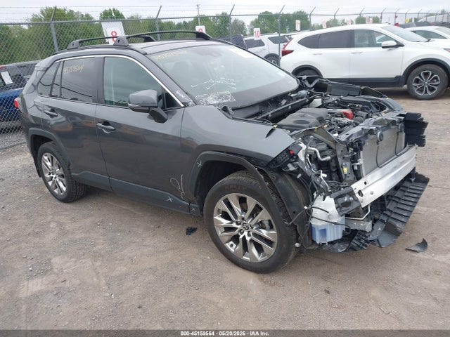 Salvage Toyota RAV4 Image