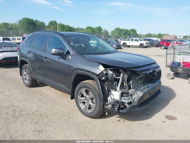 Salvage Toyota RAV4 Image