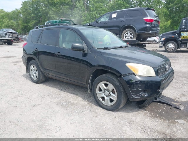 Salvage Toyota RAV4 Image