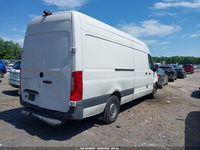 Mercedes-Benz Sprinter 2500 High Roof 4-cyl Gas