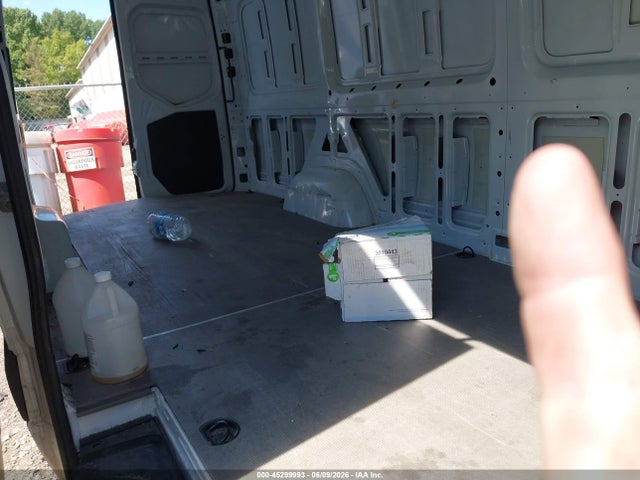 Mercedes-Benz Sprinter 2500 High Roof 4-cyl Gas