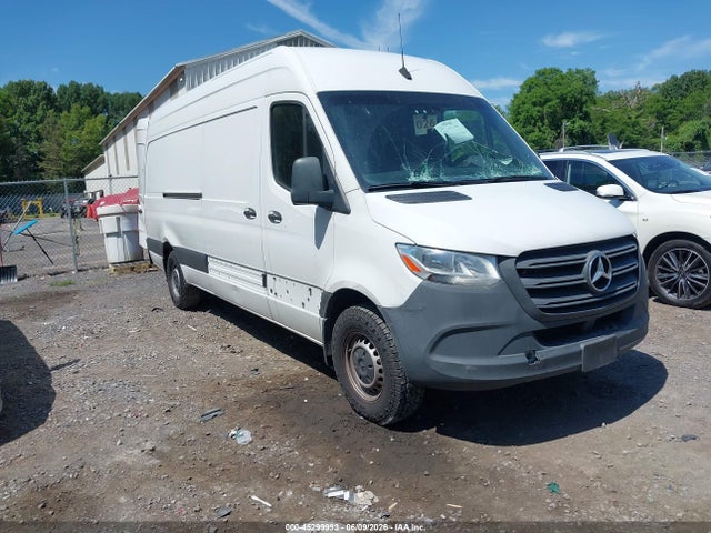 Salvage Mercedes-Benz Sprinter 2500 Image