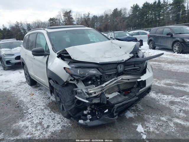 Salvage Honda Pilot Image