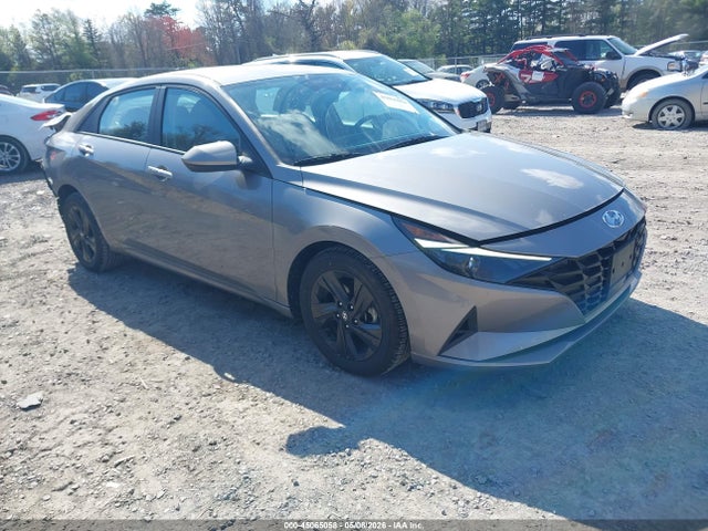 Salvage Hyundai ELANTRA Image