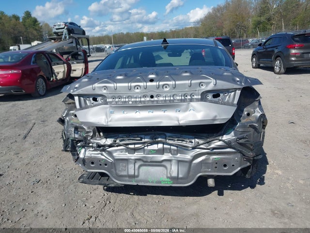 Hyundai ELANTRA Sel