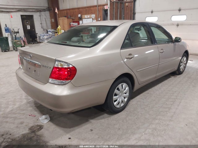 Toyota Camry Le