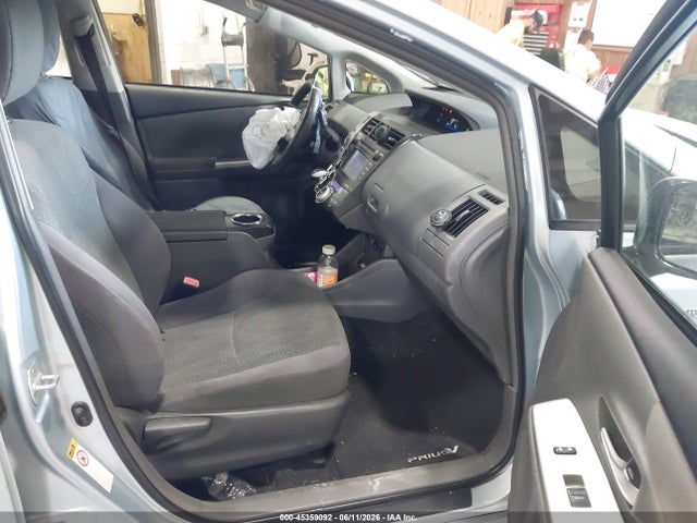 Toyota Prius v Three