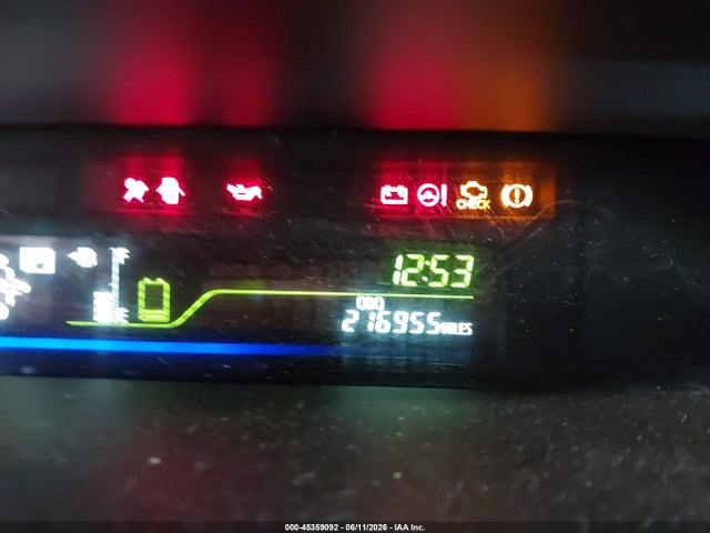 Toyota Prius v Three