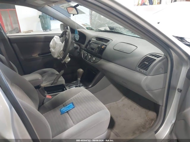 Toyota Camry Le V6