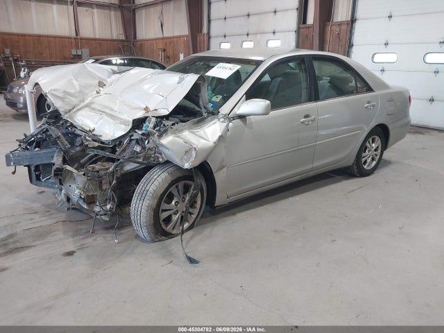 Toyota Camry Le V6