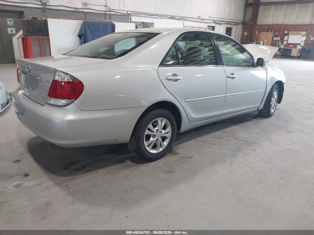 Toyota Camry Le V6