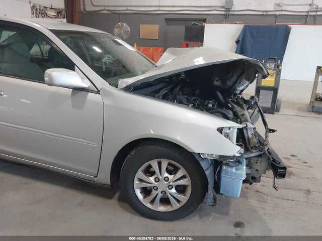 Toyota Camry Le V6