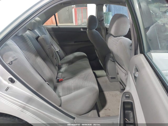 Toyota Camry Le V6