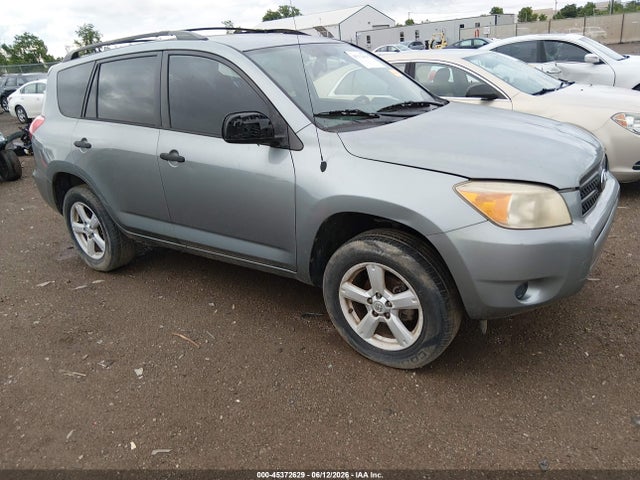 Salvage Toyota RAV4 Image