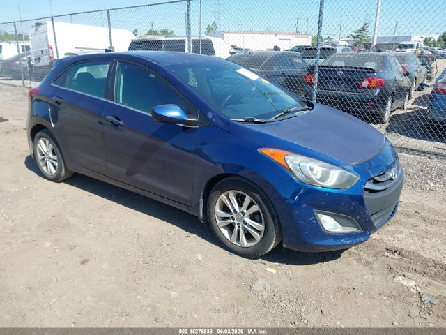 Salvage Hyundai ELANTRA Image