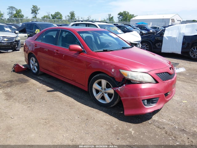 Salvage Toyota Camry Image