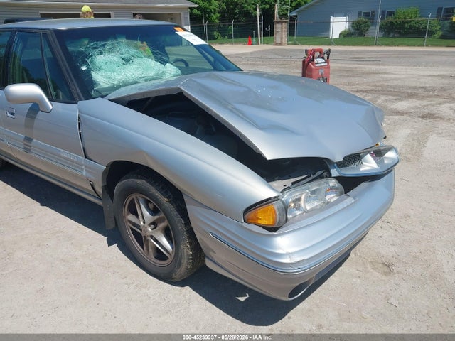 Pontiac Bonneville Se
