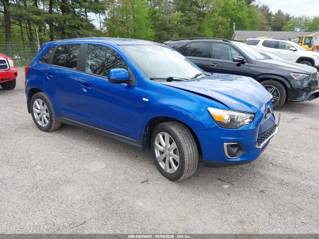 Salvage Mitsubishi Outlander Image