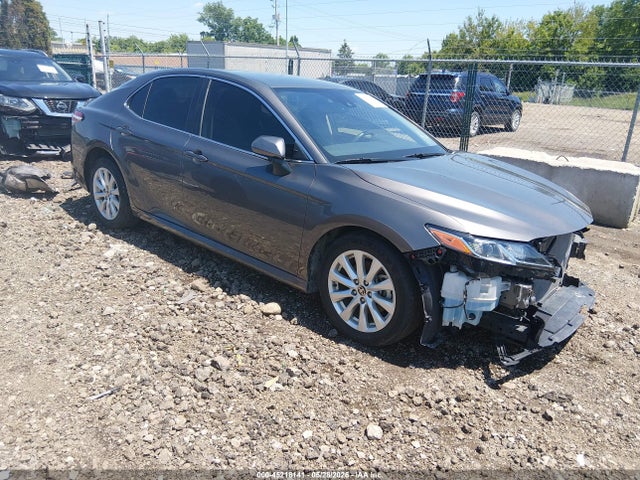 Salvage Toyota Camry Image