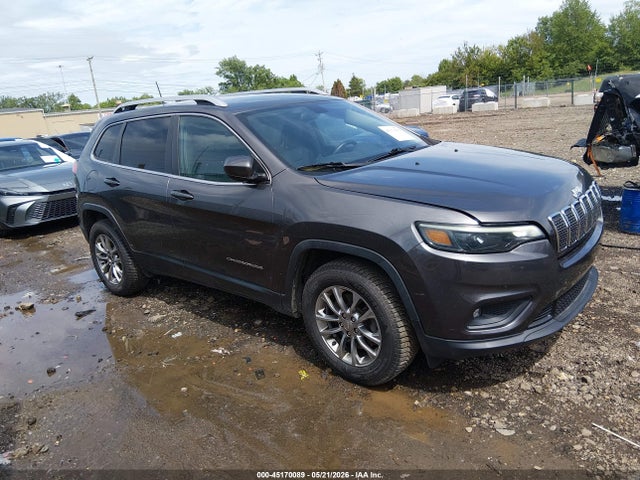Salvage Jeep Cherokee Image