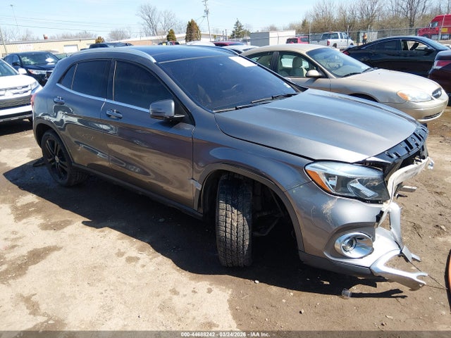 Salvage Mercedes-Benz GLA Image