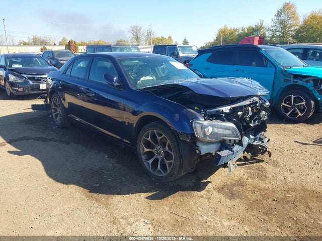 Salvage Chrysler 300 Image