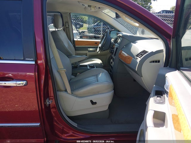 Chrysler Town & Country New Limited