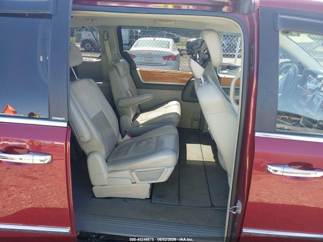 Chrysler Town & Country New Limited