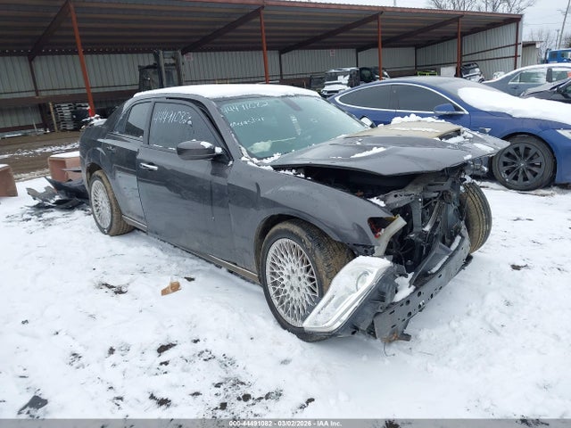 Salvage Chrysler 300 Image