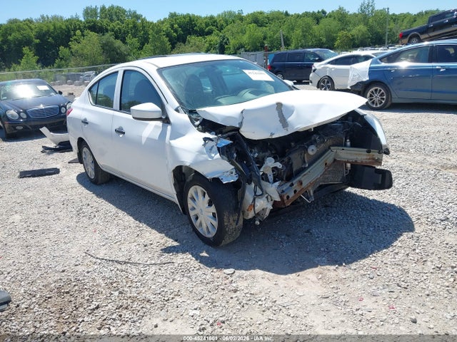 Salvage Nissan Versa Image