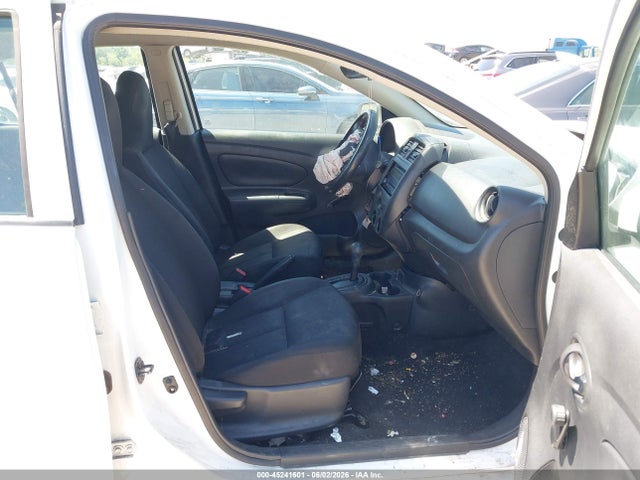 Nissan Versa 1.6 S+
