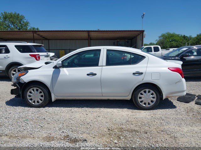 Nissan Versa 1.6 S+