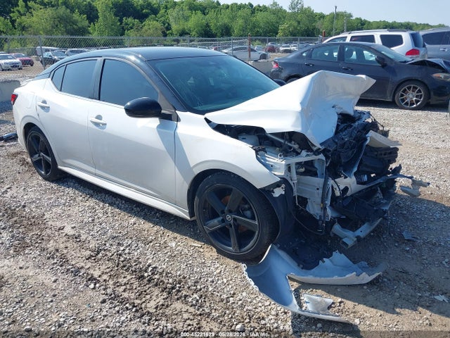 Salvage Nissan Sentra Image
