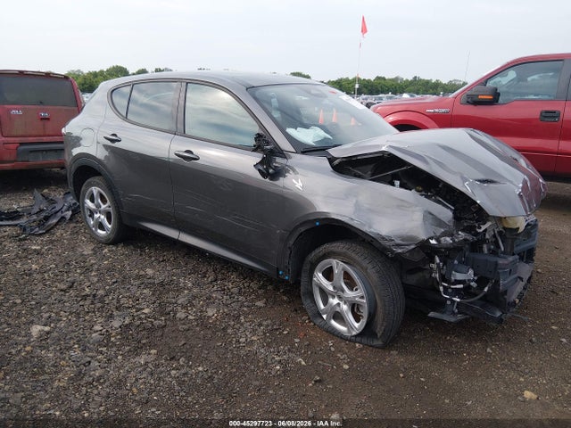 Salvage Dodge Hornet Image