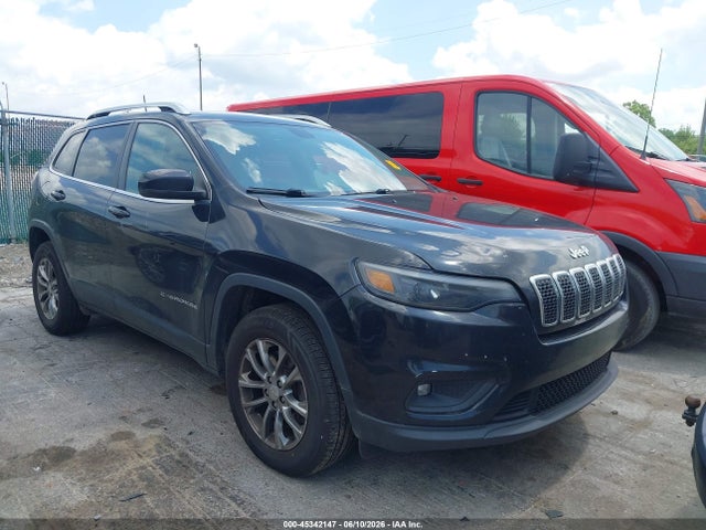 Salvage Jeep Cherokee Image